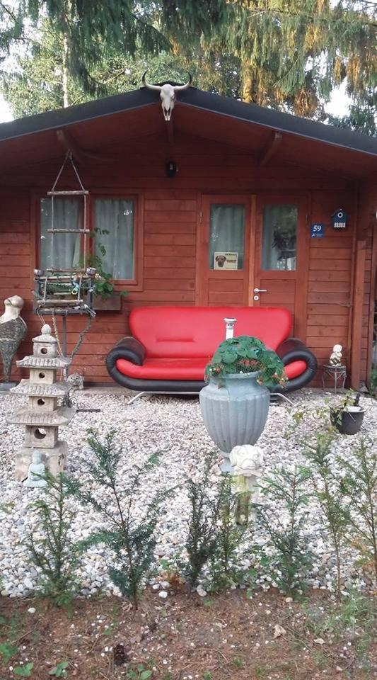 Chalet Op Een Rustig Park In De Natuur プッテン エクステリア 写真