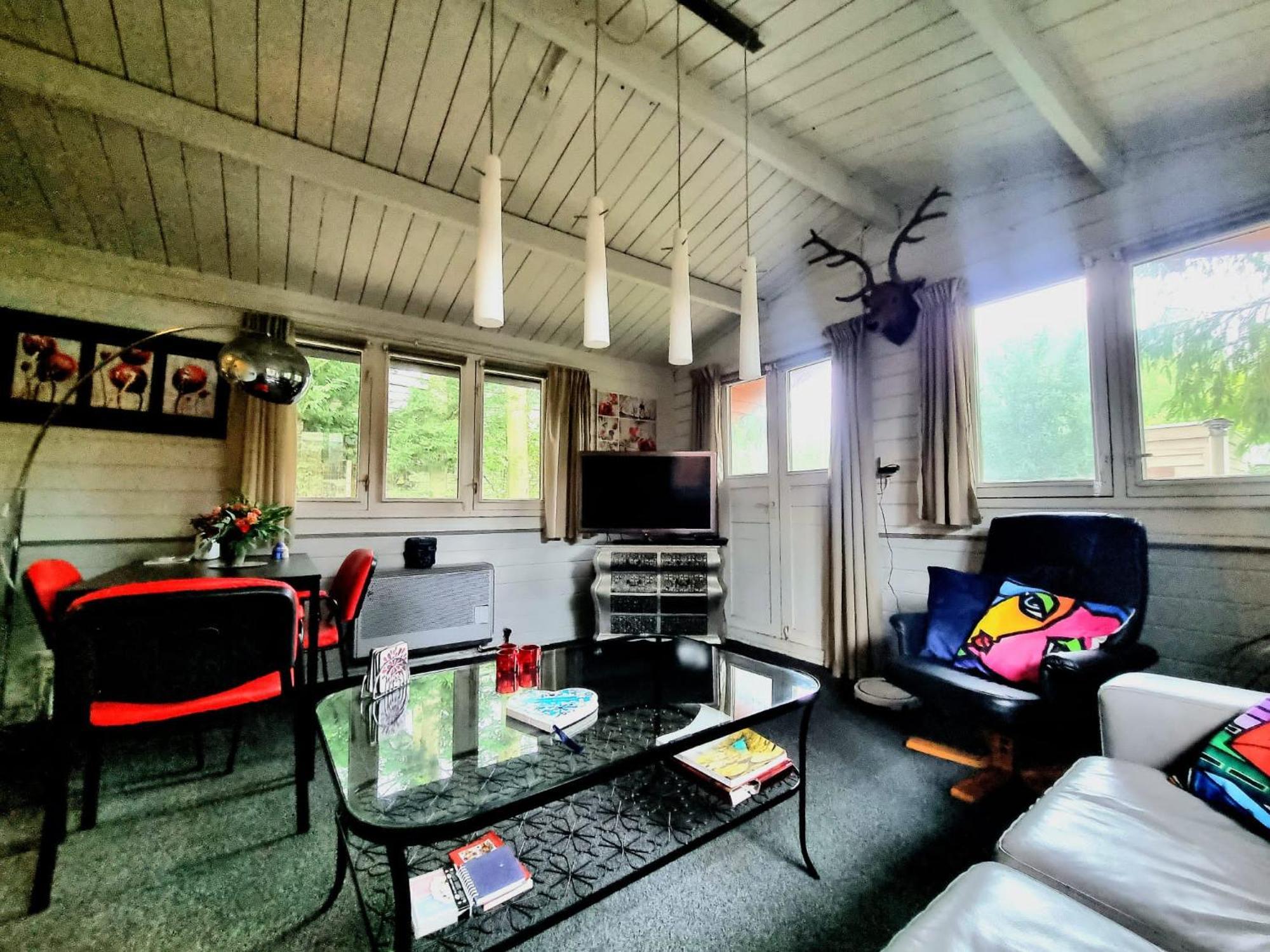 Chalet Op Een Rustig Park In De Natuur プッテン エクステリア 写真